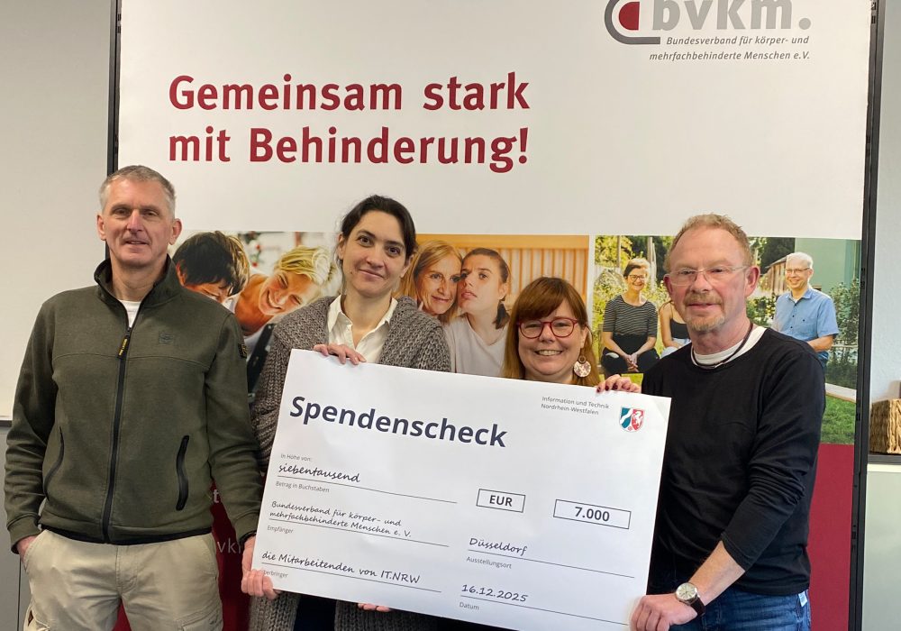 Das Bild zeigt Dr. Markus Bodemann (IT.NRW), Lisa Eisenbarth (BVKM Düsseldorf), Susanne Ellert (BVKM Düsseldorf) und Günter Bosch(IT.NRW)